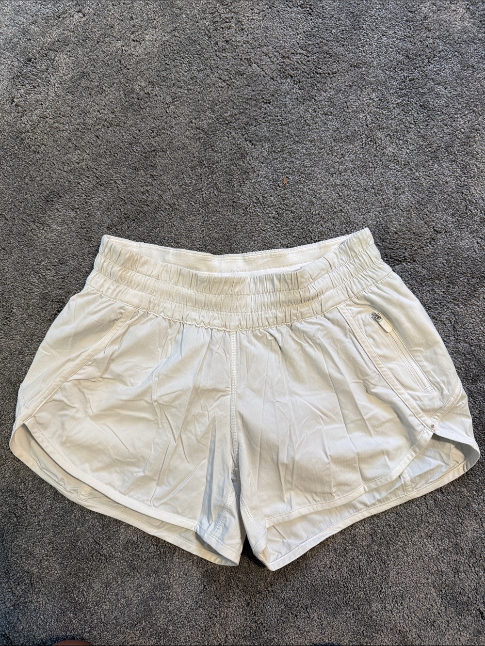Lululemon Track That short
White
Size 6